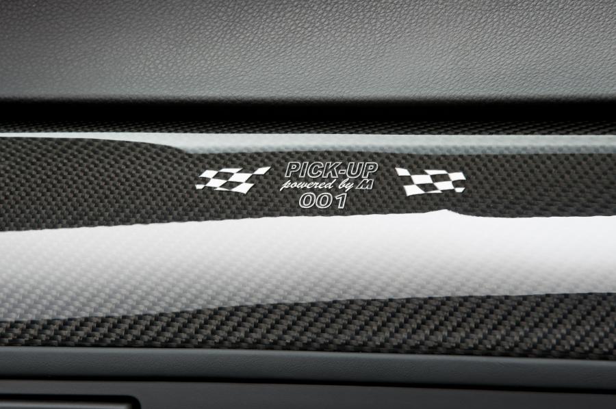 Детали интерьера BMW M3 Pickup Concept (E93) 2011 года  (фото 22 из 47)